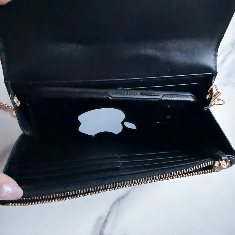 Authentic YSL Ligne Leather wallet on chain - Picture 7 of 13